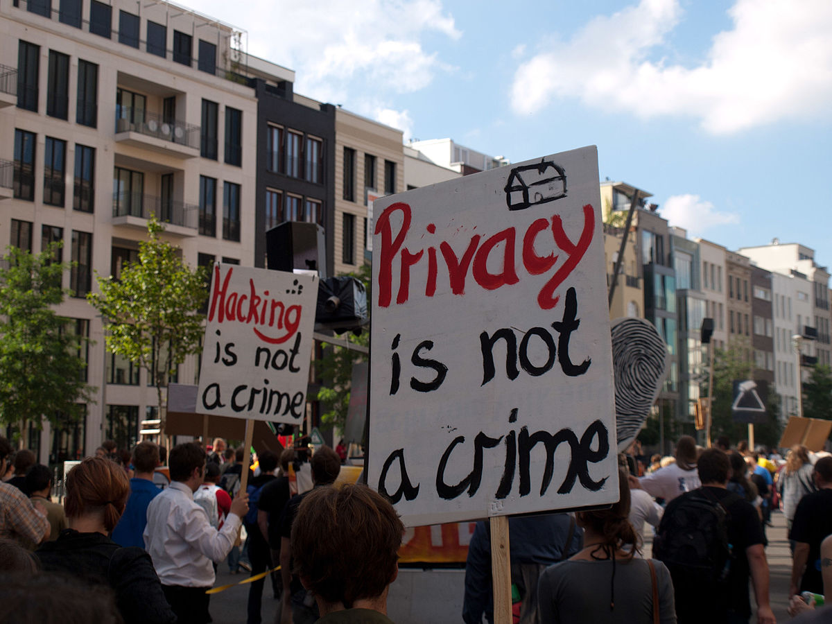 Privacy_is_not_a_crime_(4979241873)