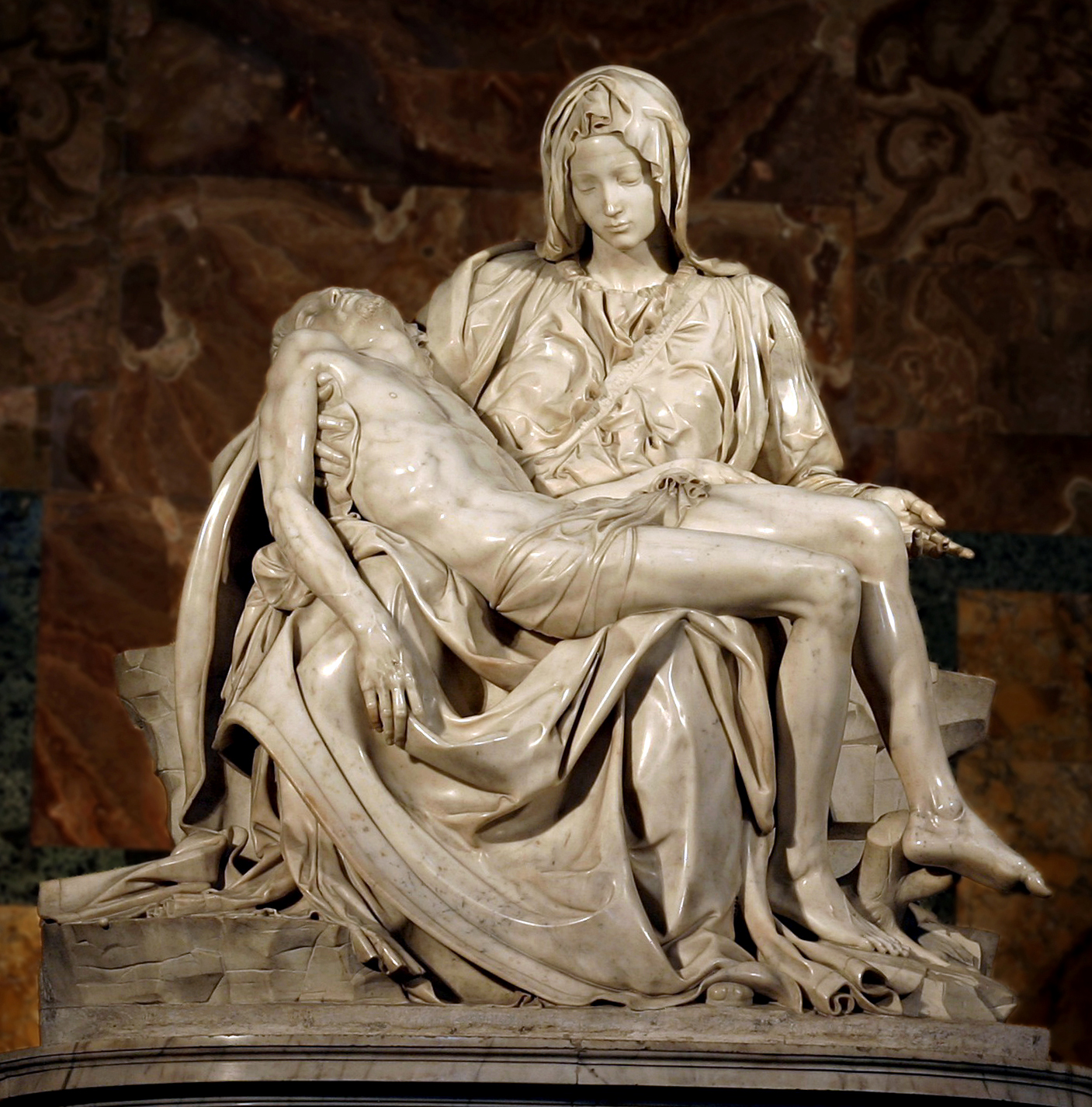 Pieta_de_Michelangelo_-_Vaticano